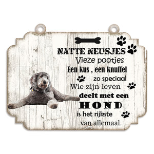 Spreukenbordje hond: Labradoodl grijs
