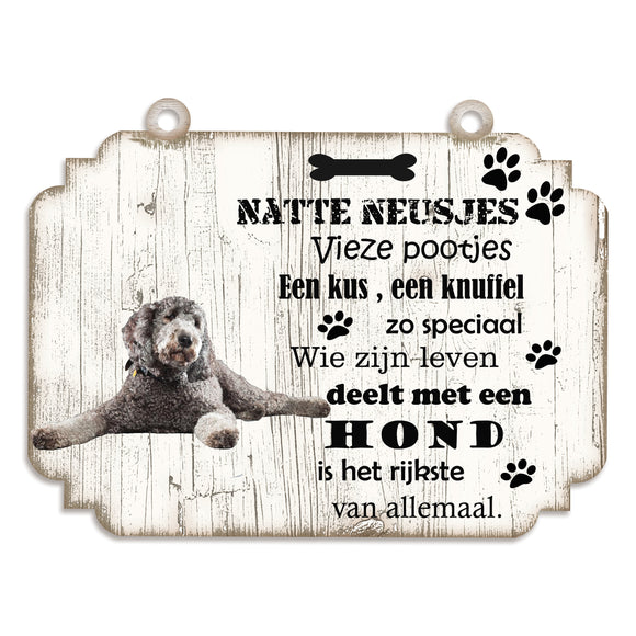 Spreukenbordje hond: Labradoodl grijs