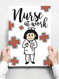 Spreukenbordje: Nurse at work! | Houten Tekstbord